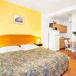 House Zizkov 3*