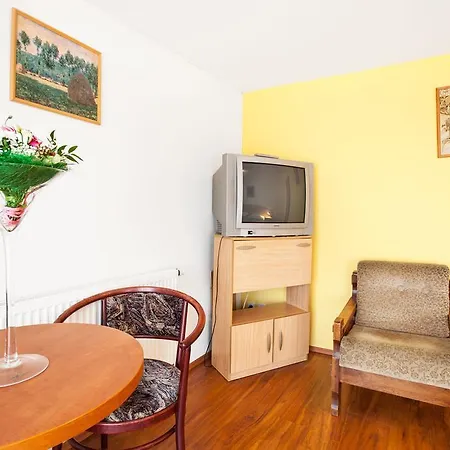 House Zizkov 3* Πράγα