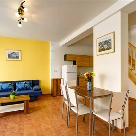 House Zizkov 3* Πράγα