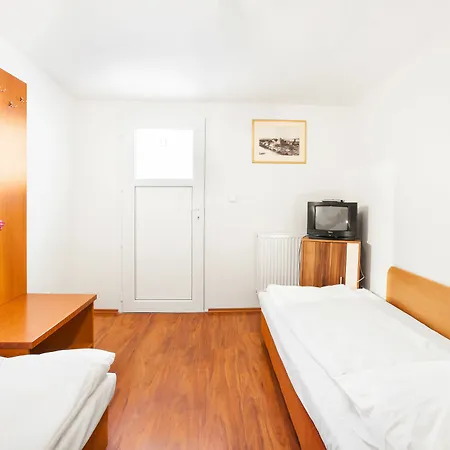 House Zizkov 3*
