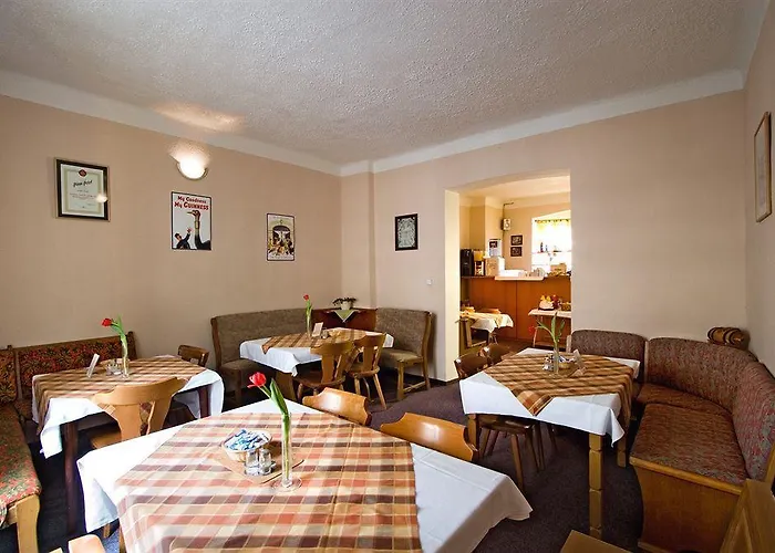 House Zizkov 3*